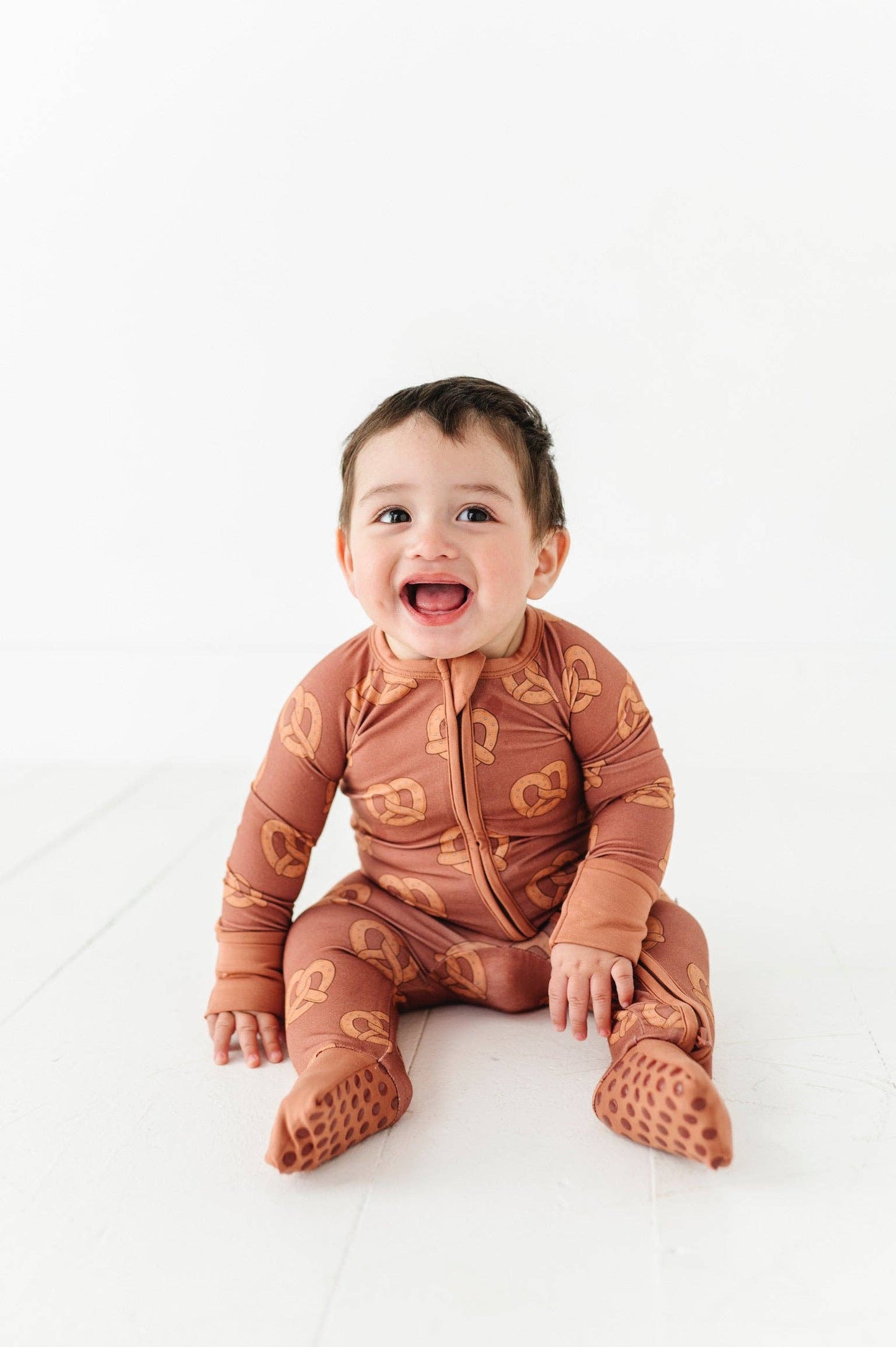 Pretzels Convertible Footies