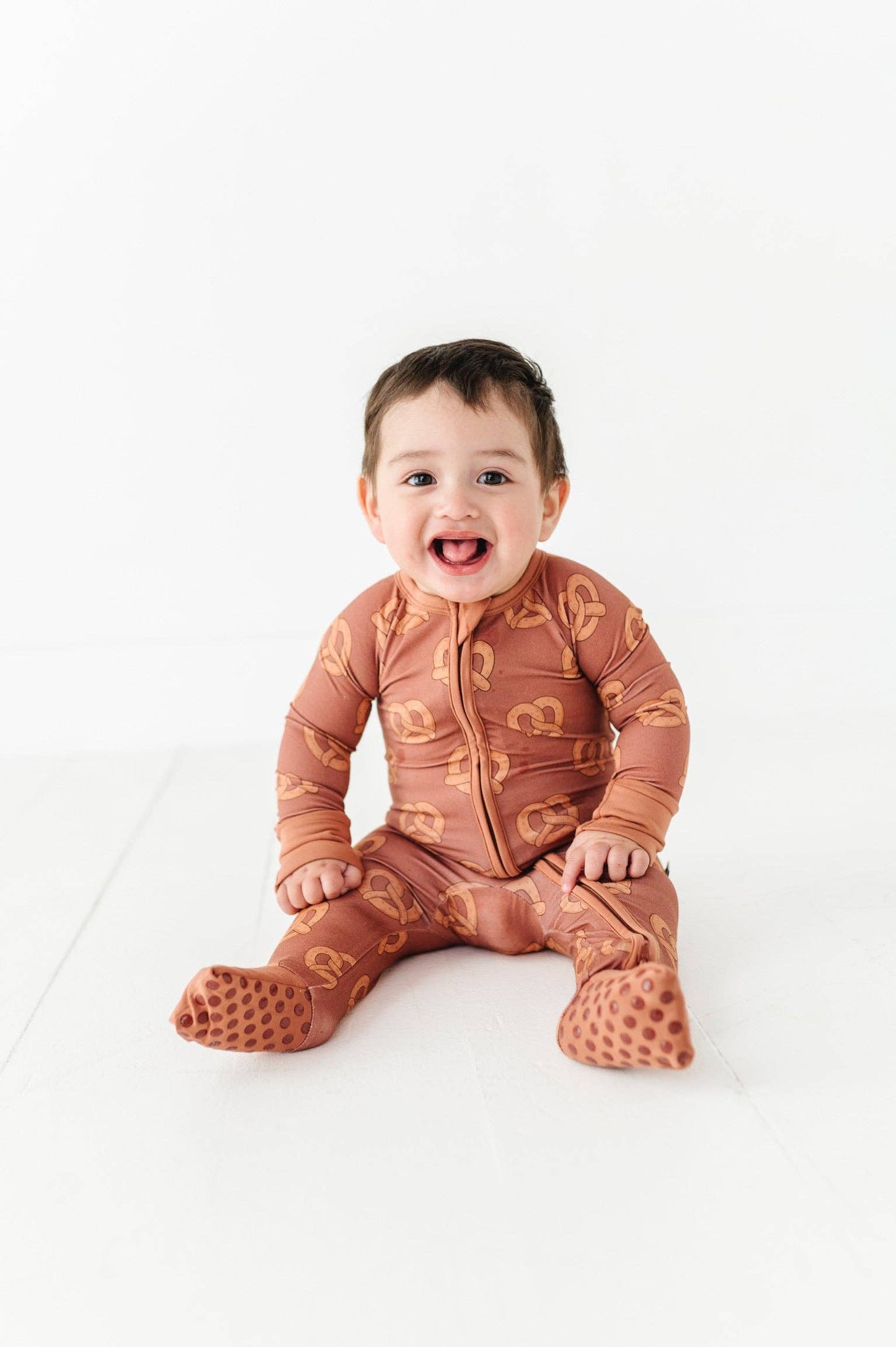 Pretzels Convertible Footies
